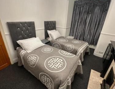 Large Double or Twin Room