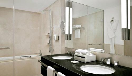 Premier Marina View Suite, King bed, Sofa bed, Club lounge access with Breakfast, Lunch & Dinner, 4PM Late checkout, Including direct access to Dubai Marina Mall & Marina Walk   