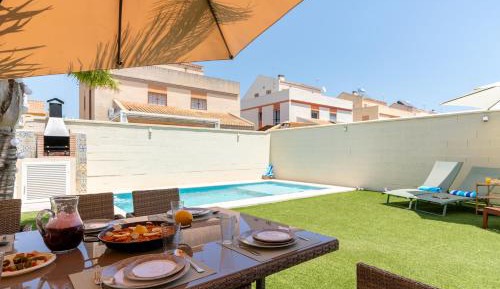 Four-Bedroom Holiday Home