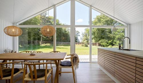 Five-Bedroom Holiday Home