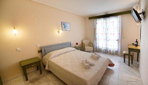 Studio (2 Adults)