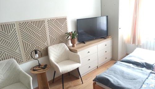 Basic Triple Room with Shared Bathroom