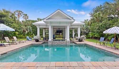 Seven-Bedroom Holiday Home
