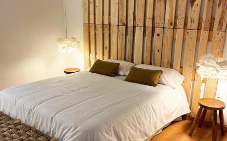 Three-Bedroom Apartment with Lake View