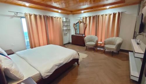 Deluxe Double Room (2 Adults + 1 Child)