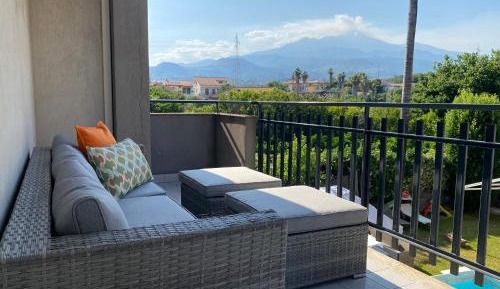 Two-Bedroom Apartment with Mountain View
