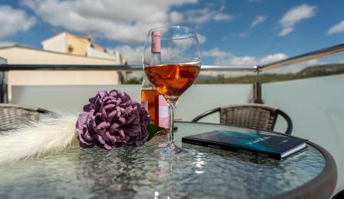 Apartment with Mountain View