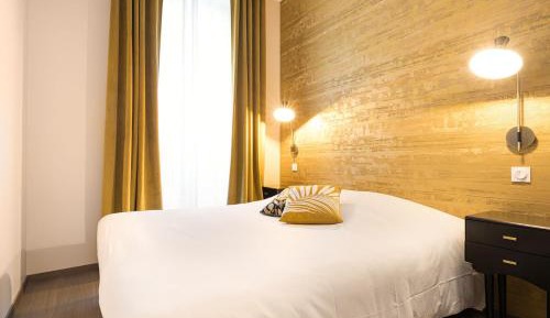 One-Bedroom Deluxe Apartment