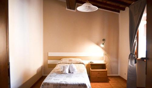 Single Room with Shared Bathroom