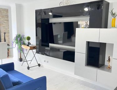 Family Room with Garden View