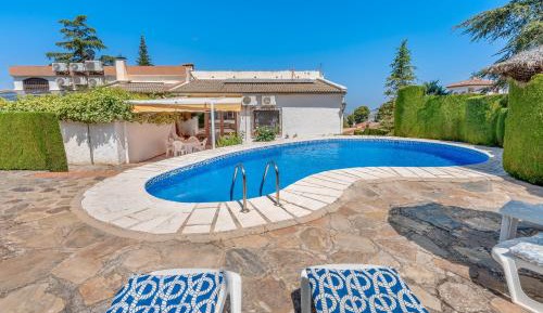 Villa with Garden View