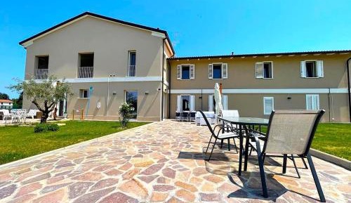 One-Bedroom Apartment with Garden View