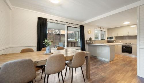 2 Bedroom Holiday Home