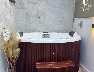 Double Room with Spa Bath