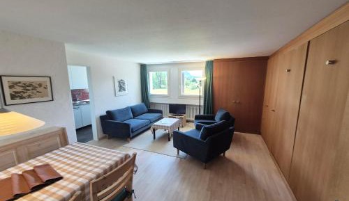 Apartment with Mountain View