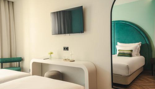 Twin Room with City View