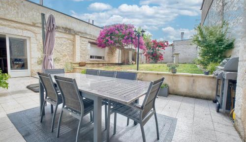 Villa with Garden View