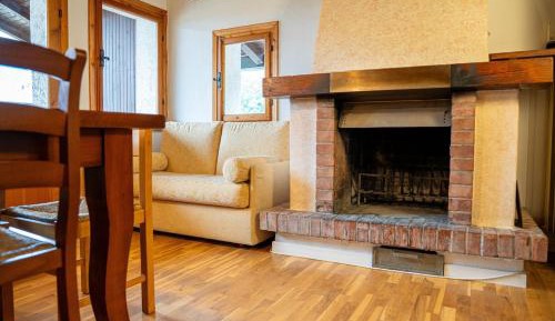 Four-Bedroom Apartment with Balcony 