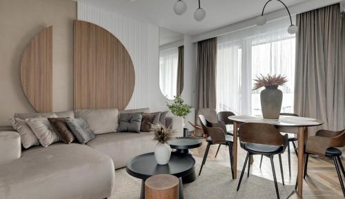 Three-Bedroom Apartment with Balcony