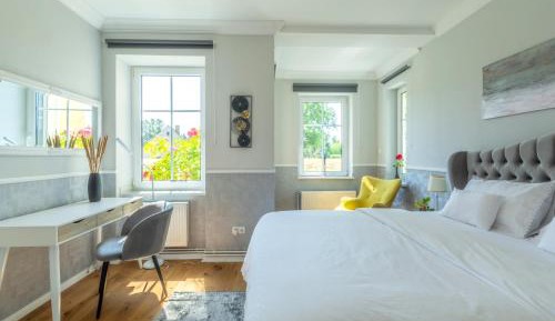 Junior Suite with Garden View