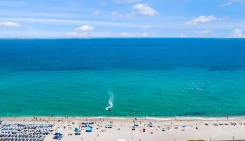 Two-Bedroom Apartment with Balcony and Sea View