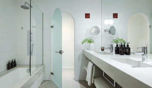 Junior Suite with Pool View