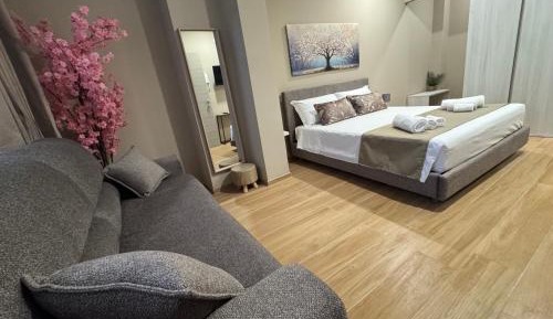 One-Bedroom Apartment with Garden View