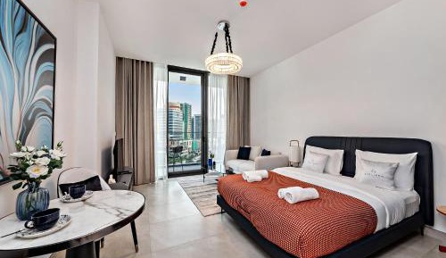 Apartment with Pool View 