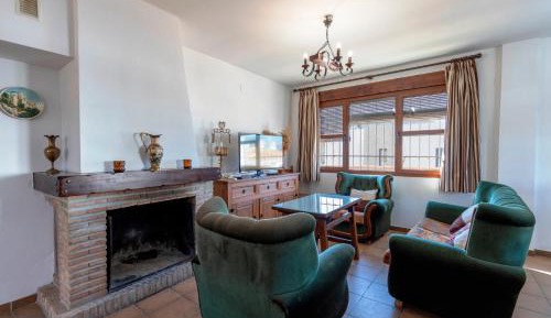 Apartment with Mountain View