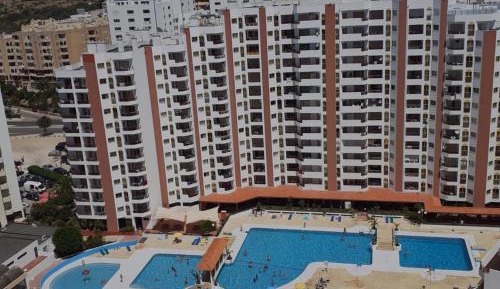 Deluxe One-Bedroom Apartment