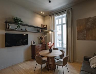 Two-Bedroom Deluxe Apartment with Balcony