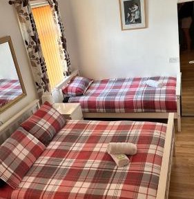 Family Room (2 Adults + 1 Child)