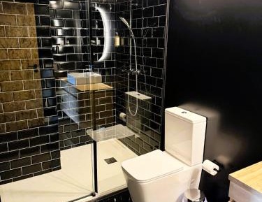 Deluxe Double Room with Shower