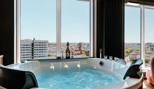 One-Bedroom Apartment with Spa Bath