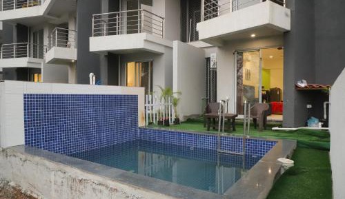 Studio with Mountain View