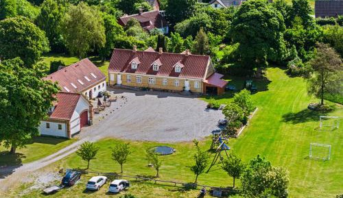 Four-Bedroom Holiday Home