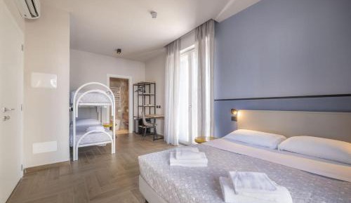 Quadruple Room with Terrace