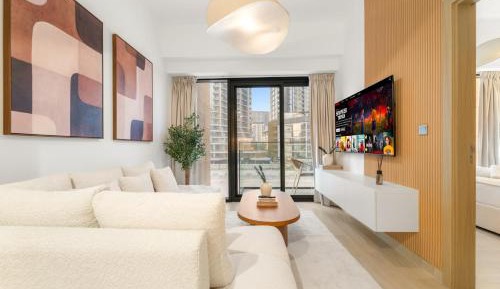 One-Bedroom Apartment with Balcony