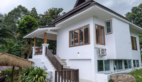 Studio with Garden View