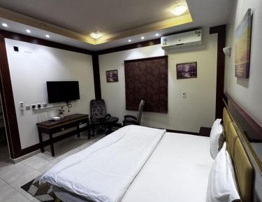 Deluxe Double or Twin Room