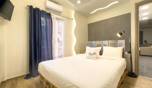 One-Bedroom Apartment with Balcony