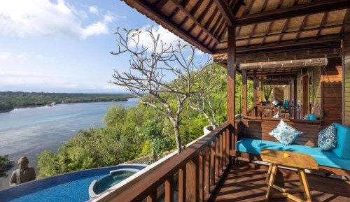 Wooden Lodge with Sea View 