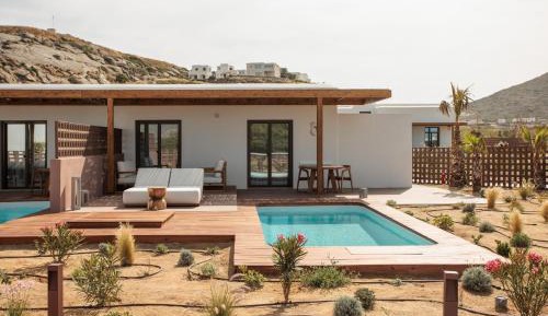 2 Bedroom Laguna Suite Pool & Partial Sea view