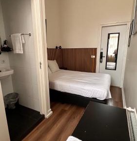 Double Room with Shower
