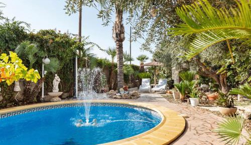 Superior One-Bedroom Apartment