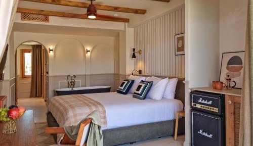 Hygge Suite with Sea View