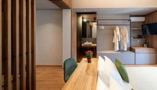 Deluxe Double Room with Bath