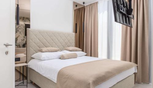 Deluxe Double Room with Bath