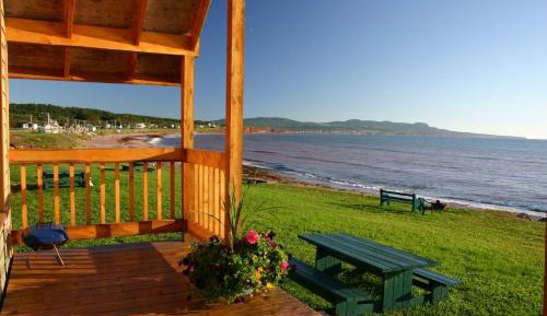 Beachfront Chalet - Cap d'Espoir