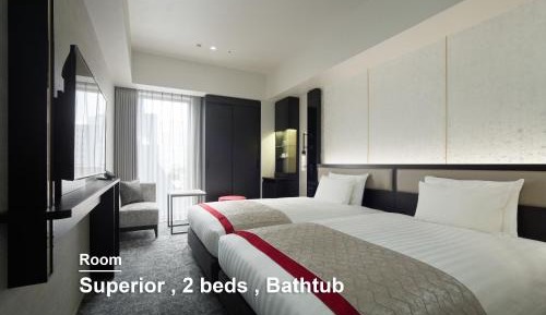 Suprerior Twin with Bathtub